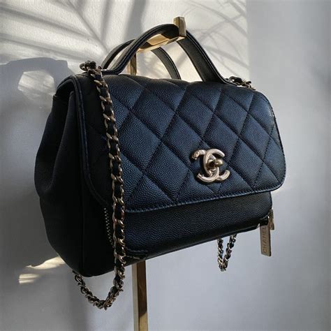 chanel affinity bag size